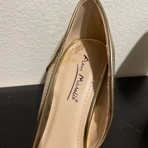 NWOT Anne Michelle Pointed Toe Heels- Gold Metallic Size 7.5 - Picture 6 of 7